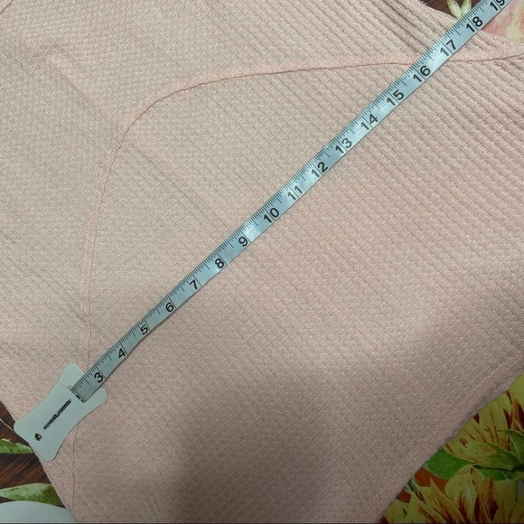 ABSOLUTELY Famous Waffle Knit Top Peach Large - Picture 4 of 8